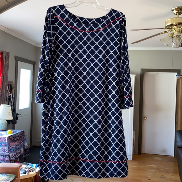 Dress - Picture 1 of 3